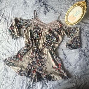 Sans Souci Lace Trim Floral Top